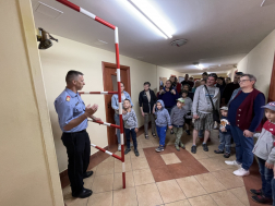 Gyermeknap a tűzoltólaktanyákban