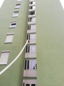 Begyakorló gyakorlat Egerben egy középmagas épületben