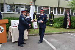 Horváth István átveszi elismerését