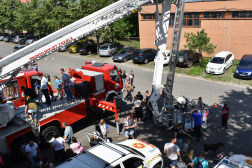 Gyermeknap az egri tűzoltólaktanyában