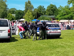 Rendőrök bemutatása