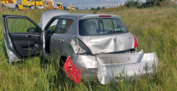 Összetört autó a M3-as autópályánál