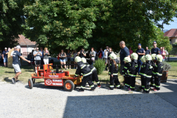 Tiszanánai Tűzmanók bemutatója