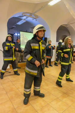 Táncolnak az önkéntesek