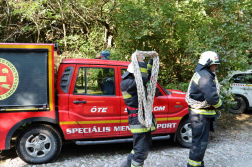 Beavatkozás közben a önkéntesek