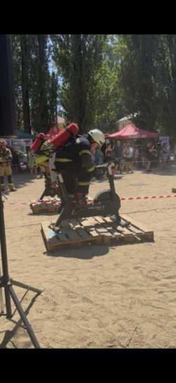 Szobakerékpáron tekerve