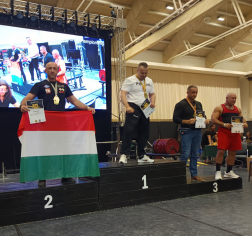 Péter a dobogó 2. fokán