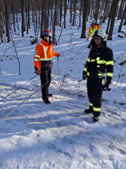 Kötélpálya kiépítve