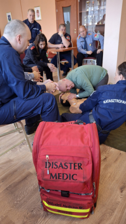 Légzést vizsgálnak a bábun