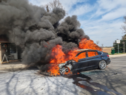 Teljesen ég a kocsi