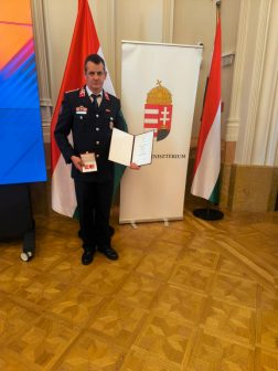 Portik András a képen