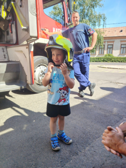 gyermeken bevetési sisak