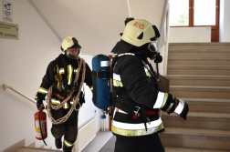 Mentési csoport eltünt embereket keres