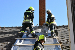 tető átmeneti kijavítása