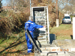 vízszolgáltató szakembere a gyakorlaton