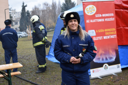 Adveti tűzoltási bemutató Eger