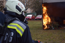 Adveti tűzoltási bemutató Eger