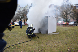Adveti tűzoltási bemutató Eger
