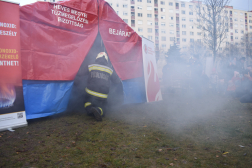 Adveti tűzoltási bemutató Eger
