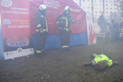 Adveti tűzoltási bemutató Eger