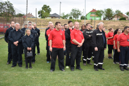 önkéntesek alakzatban